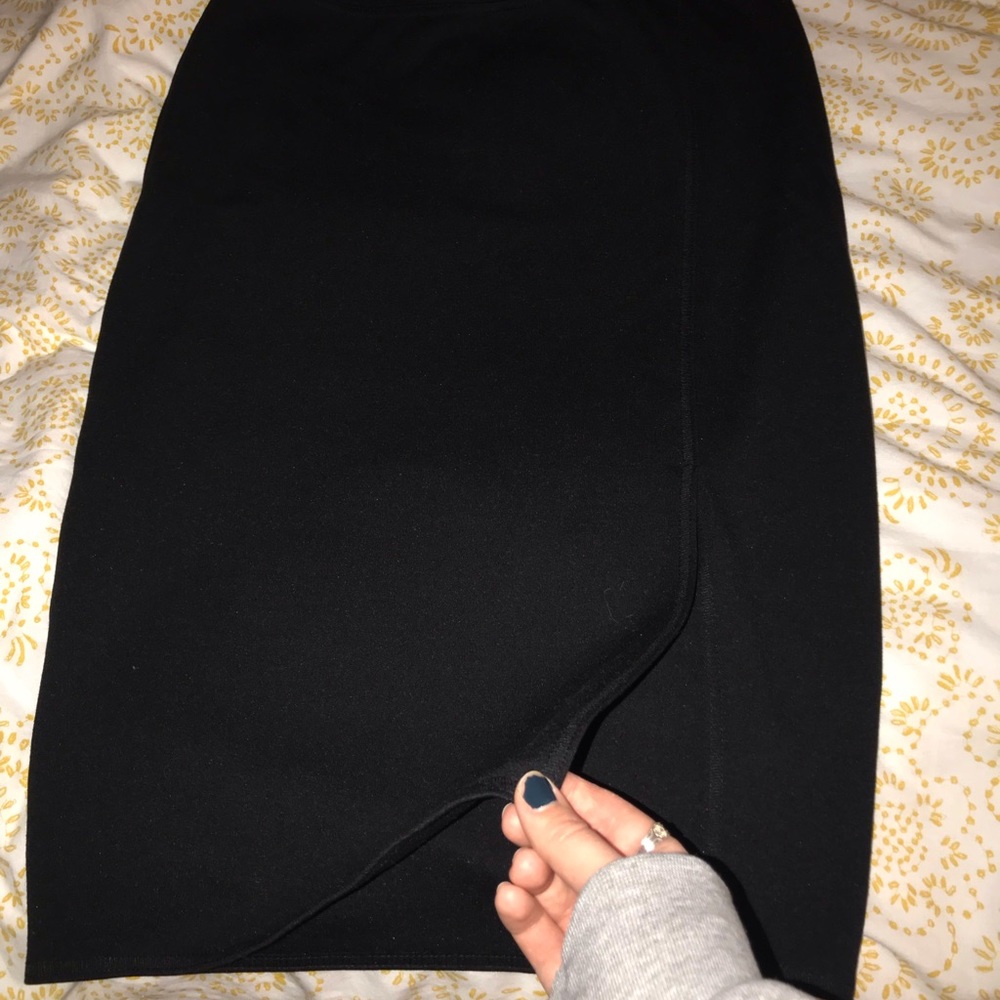 Worthington black front-slit pencil skirt